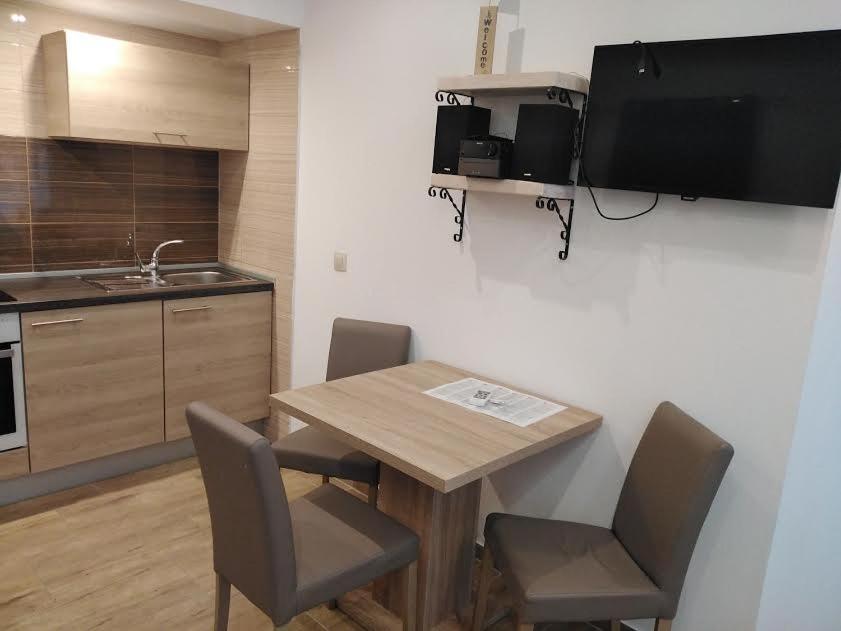 Apartmani Morovi Dvori Drage Ngoại thất bức ảnh